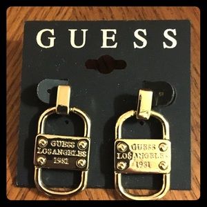 NWT Guess gold bar post earrings!